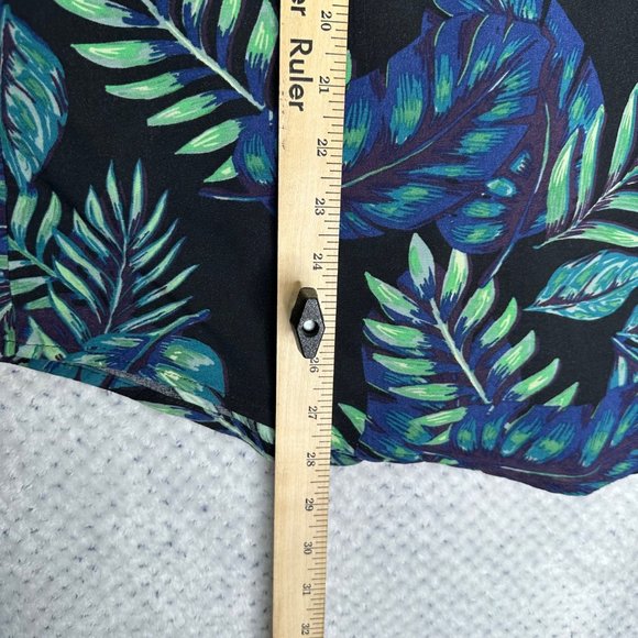 Forever 21 Shirt Mens Medium Black Green Leaf Short Sleeve Button Front Hawaiian - Picture 9 of 9
